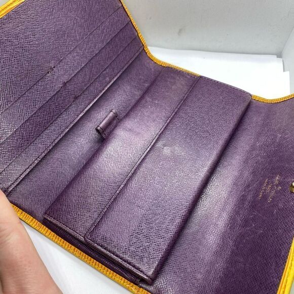 Authentic Vintage 1995 Louis Vuitton Yellow Epi Leather Long Wallet - Picture 8 of 11